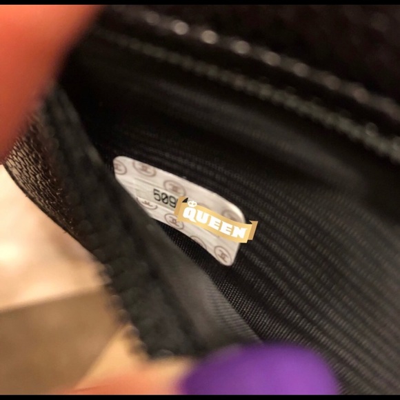 AUTHENTIC Chanel Coin, Card holder. - Picture 4 of 15